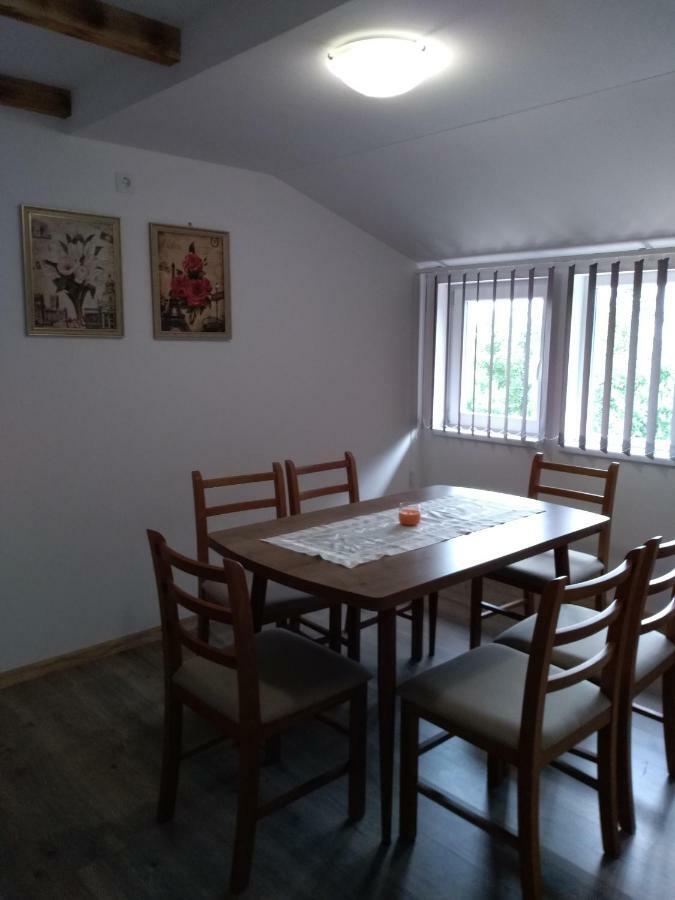 Apartman Nina Licko Petrovo Selo Exterior foto